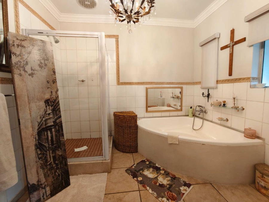 6 Bedroom Property for Sale in Quaggafontein Free State